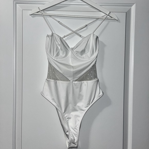 WHITEFOX Bodysuit - Picture 1 of 5